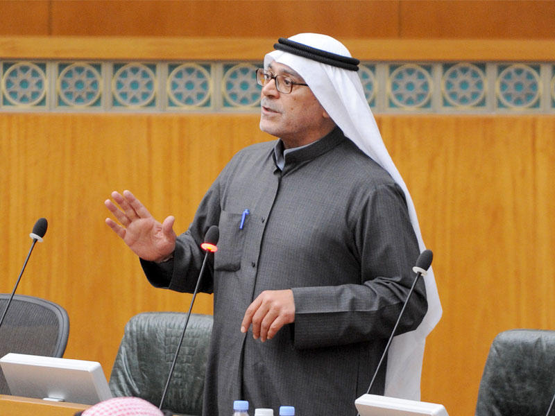 خورشيد يسأل الجراح عن رخص القيادة للوافدين