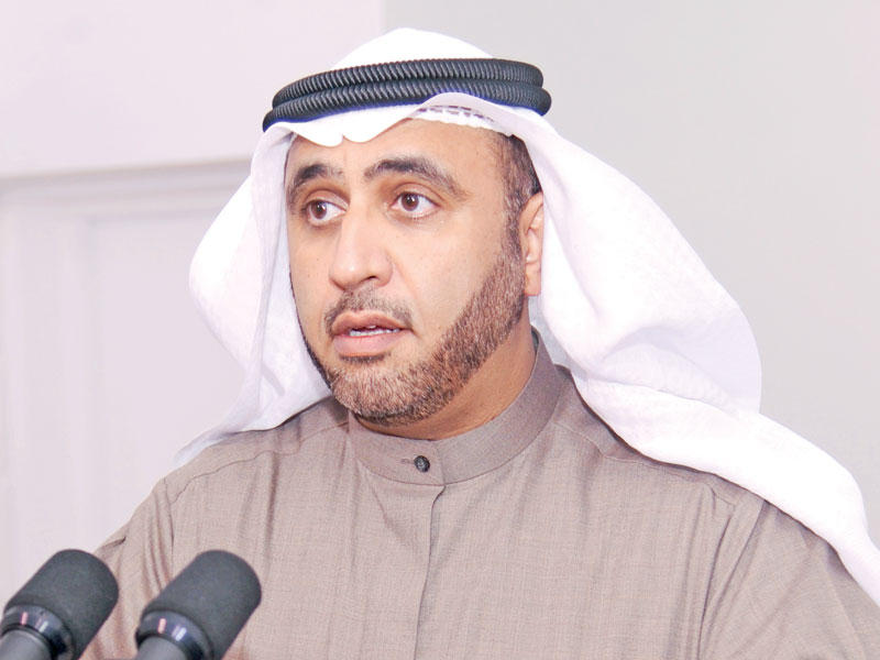 الدلال لدعم «التربية» المدارس الحكومية