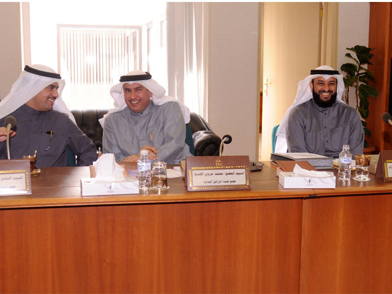 «المرافق العامة»: 22% من الطرق فقط صالحة للاستخدام