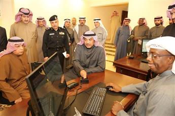 وزير الخارجية يستعرض العملية التجريبية لإصدار الجوازات الجديدة