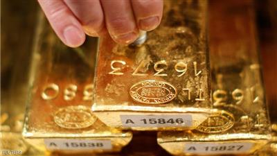البيانات الأمريكية تهوي بالذهب