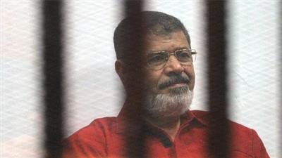 مرسي أمام المحكمة: أنا الرئيس