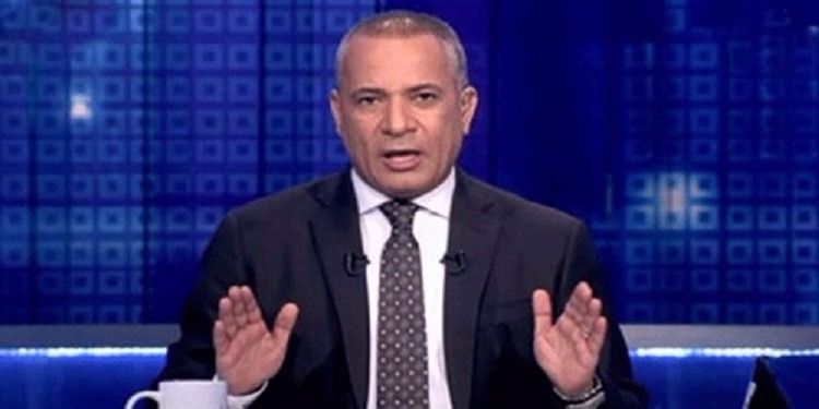 إعلامي مصري: ”الحضري حلفلي أنه في آخر ضربة جزاء سمع صوت السيسي وهو بينده عليه وبيقوله يا حضري اوعى شمالك يا حضري”