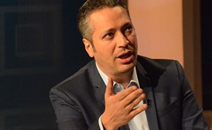 إعلامي مصري يحرج معد برنامجه : “إطلع فاصل بدل ما أجيلك”