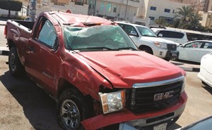قائد مركبة يتهم «الأشغال» بالتسبب في انقلابه