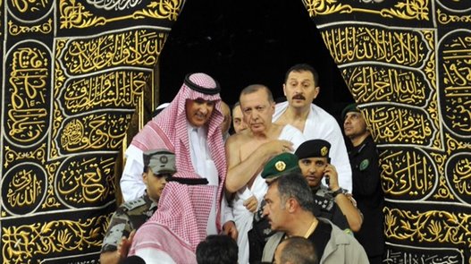 شاهد صلاة رئيس الأركان التركي إلى جانب أردوغان تحطّم الأرقام القياسية..”انتظرناها 90 سنة من عسكري”