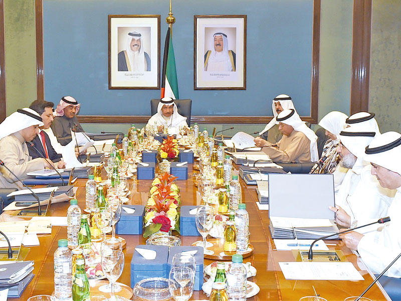 مجلس الوزراء كلف «المالية» وضع أسقف للإنفاق بالميزانية