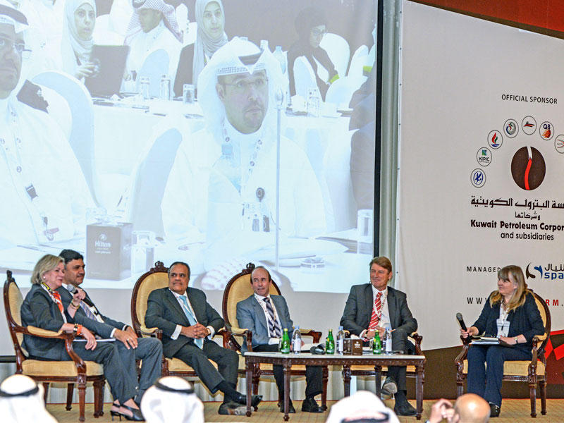 «البترول»: هبوط الأسعار عائق أمام الاستثمار في الصناعات الأولية