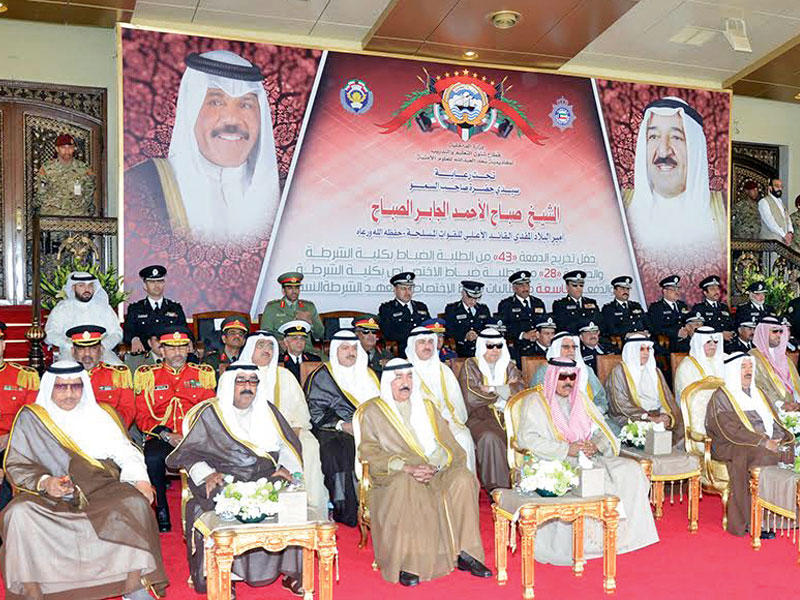 الأمير يرعى تخريج الطلبة الضباط في أكاديمية سعد العبدالله