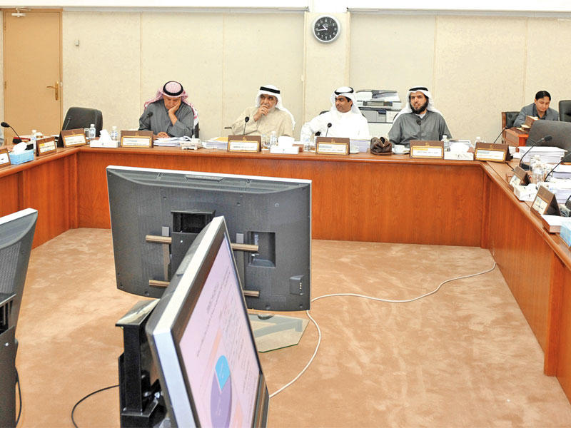 «الميزانيات» تطالب بإعادة النظر في تنفيذ الديوان الأميري للمشاريع
