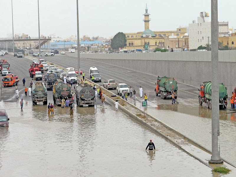 نواب: الأمطار كشفت فساد «الأشغال» والمحاسبة مطلوبة