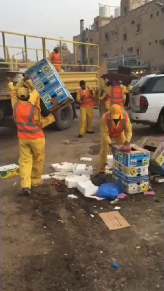 حملة بلدية على أسواق «الجليب»