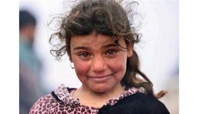 صورة لطفلة عراقية من الموصل تشعل مواقع التواصل