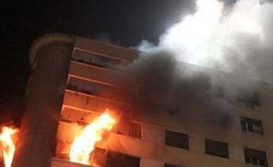انشغل بإنقاذ جيرانه من الموت حرقا.. فحدثت الكارثة في شقته!