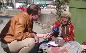 شاهد.. قصة امرأة عراقية تعيش في الشارع منذ سنوات تتكلم اللغة الانكليزية بطلاقة