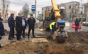 بالفيديو.. الرجل الذي رصدته الكاميرا بالشارع لحظة ابتلعته الأرض