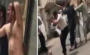 بالفيديو.. مضاربة بين يمنيين بالسكاكين والسواطير بالسعودية..والجهات الأمنية تلقي القبض على ثمانية !