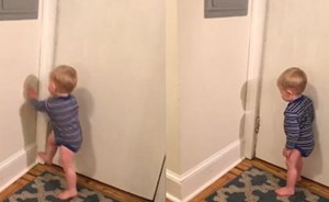 فيديو طريف لطفلٍ رأى ظلّه للمرّة الأولى!