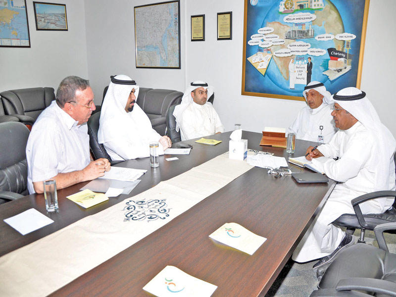 «المزارعين» بحث مع «الكيماويات» تزويد معارض الاتحاد بالأسمدة بأسعار تعاونية