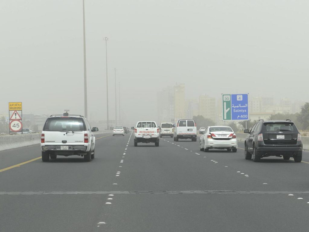 «الداخلية» و«الاطفاء» يدعوان لتوخي الحذر لهبوب رياح شديدة