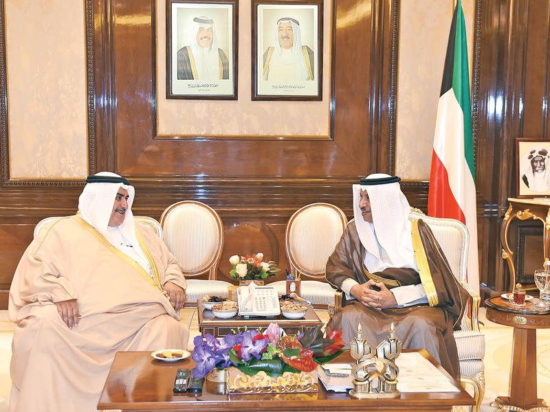 المبارك يستقبل وزير خارجية البحرين