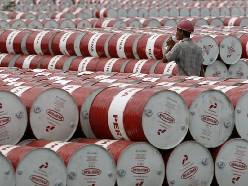 برميل النفط الكويتي ينخفض ليبلغ 49.42 دولار