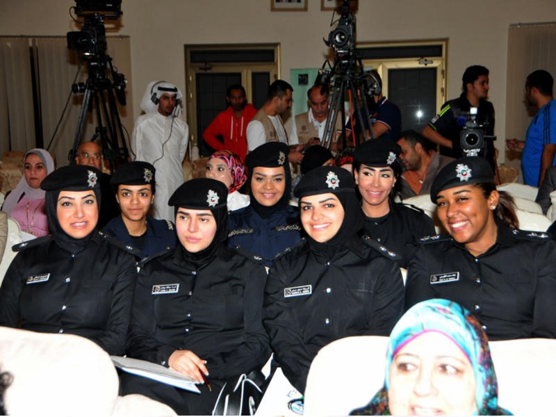 الشرطة النسائية تشارك في ورشة لمكافحة الظواهر السلبية