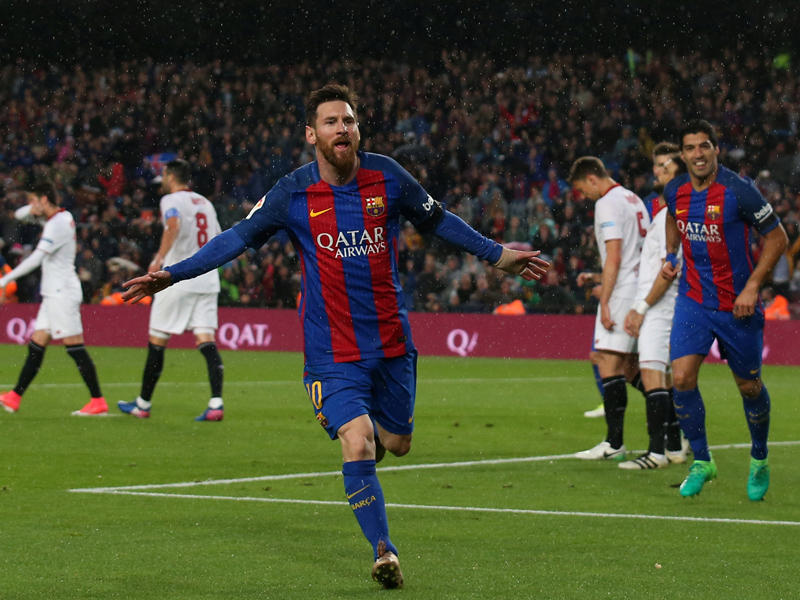 برشلونة يحسم القمة مع اشبيلية بثلاثية