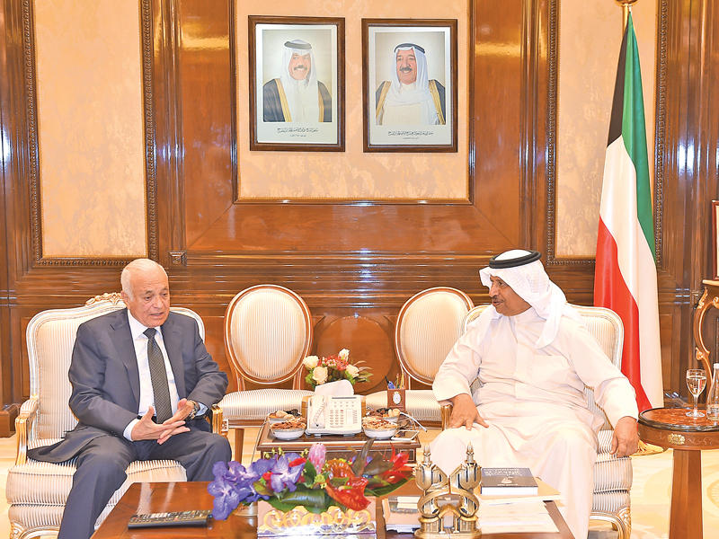 المبارك يستقبل العربي وقيادات النفط و«الصحافيين» و«نقابة الكويتية»
