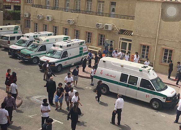 قنبلة دخانية في حفل تخرج مدرسة أجنبية بالبلاد ،حالات إغماء بالجملة!!