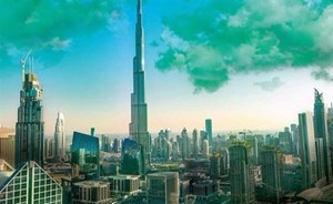 هل يتساقط مطر أخضر اللون قريباً في دبي؟