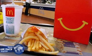 طفل يسرق سيارة والده للحصول على شطيرة بٌرجر