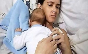 طفل رضيع يوقظ والدته من غيبوبة استمرت 3 أشهر!