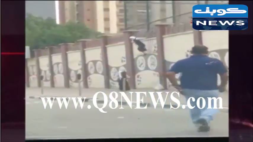 ‫بالفيديو…هروب البنات من مدرسه خاصه بحولي‬!!