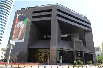 البورصة تغلق على ارتفاع مؤشراتها الرئيسية الثلاثة