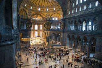 في ذكرى فتح القسطنطينية.. أتراك يدعون لتحويل «آيا صوفيا» إلى مسجد من جديد