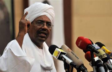 الرئيس عمر البشير يتهم مصر بدعم الحركات المسلحة المتمردة وببيع بلاده ذخائر فاسدة