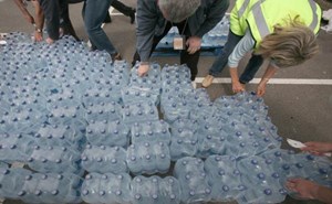 المياه المعبّأة: احتيال القرن