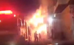بالفيديو.. لحظة انفجار أسطوانة غاز في رجال إطفاء فلسطينيين