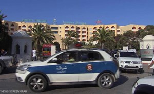 بسبب “العين”.. أم تحجز 4 من أبنائها 40 عاما