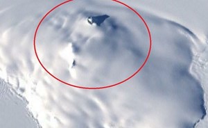 بالفيديو.. شاب روسي يعثر على جسم غامض في القطب الجنوبي