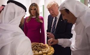 تعرف على الأكلات الشعبية التي قدمها الملك سلمان للرئيس ترامب وزوجته