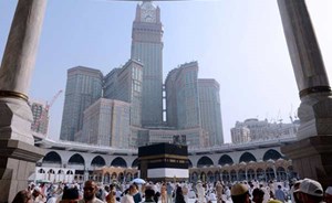 ظاهرة فلكية فريدة عند الكعبة في أول ظُهر من رمضان