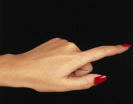 شكت في سلوك زوجها مع ابنته فزرعت كاميرا واكتشفت الصدمة !