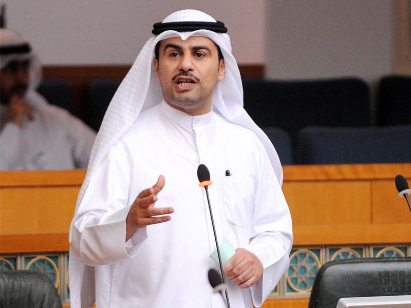 الدوسري: منح أمناء المكتبات وموجهي التقنيات بدلات