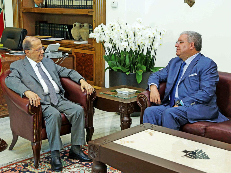 لبنان يتنصل من تهديد نصرالله بفتح الحدود للمقاتلين الأجانب