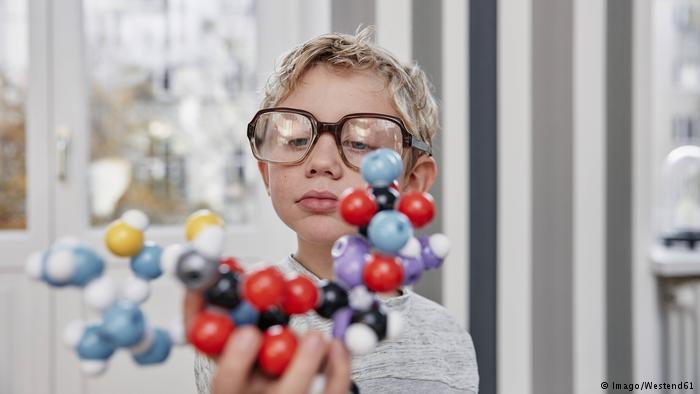 هكذا تجعل من حولك يشيدون بذكائك!