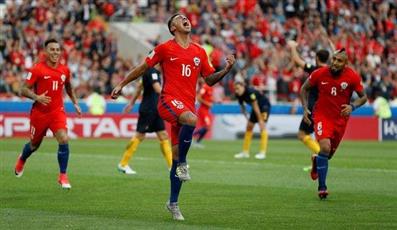 تشيلي إلى نصف نهائي كأس القارات بعد تعادلها مع أستراليا