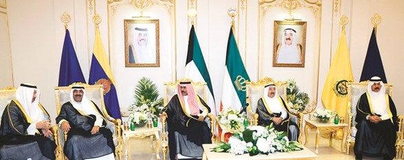 الأمير لـ «الجيش» و«الحرس الوطني»: التصدي بكل حزم لمن يريد المساس بأمن بلدنا