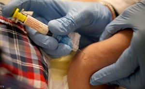 السجن لوالدين أساءا تغذية رضيعهما